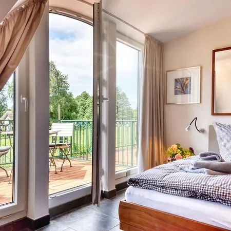 Avantgarde Im Kapitaens Hus Ruegen *